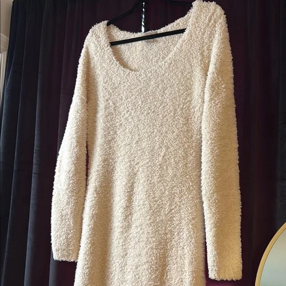 H&M - Fuzzy cream dress - Picture 2 of 7